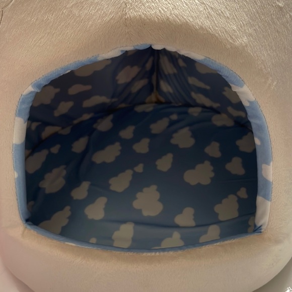 NWT Small Pet Bed (hut) - Picture 10 of 14